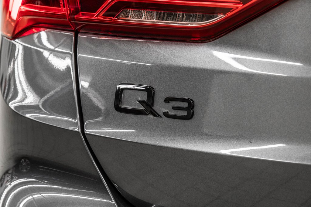 2022 Audi Q3 PROGRESSIV S-LINE BLACK PKG 20 PCS in Laval, Quebec - 9 - w1024h768px