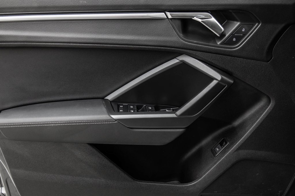 2022 Audi Q3 PROGRESSIV S-LINE BLACK PKG 20 PCS in Laval, Quebec - 13 - w1024h768px