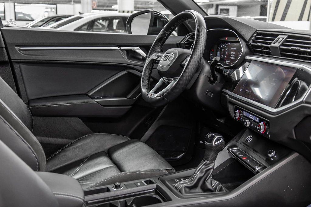 2022 Audi Q3 PROGRESSIV S-LINE BLACK PKG 20 PCS in Laval, Quebec - 36 - w1024h768px