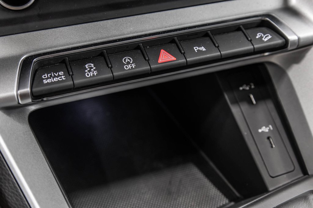 Audi Q3 Komfort 45 VORSPRUNG PANO CUIR CAMÉRA BAS KM!! 2022 à Laval, Québec - 27 - w1024h768px