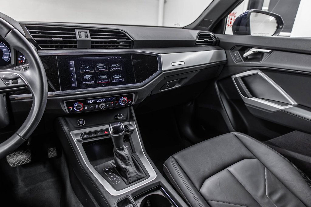 Audi Q3 Komfort 45 VORSPRUNG PANO CUIR CAMÉRA BAS KM!! 2022 à Laval, Québec - 22 - w1024h768px