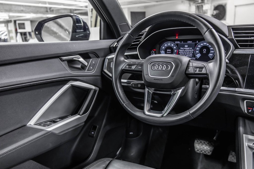 Audi Q3 Komfort 45 VORSPRUNG PANO CUIR CAMÉRA BAS KM!! 2022 à Laval, Québec - 32 - w1024h768px