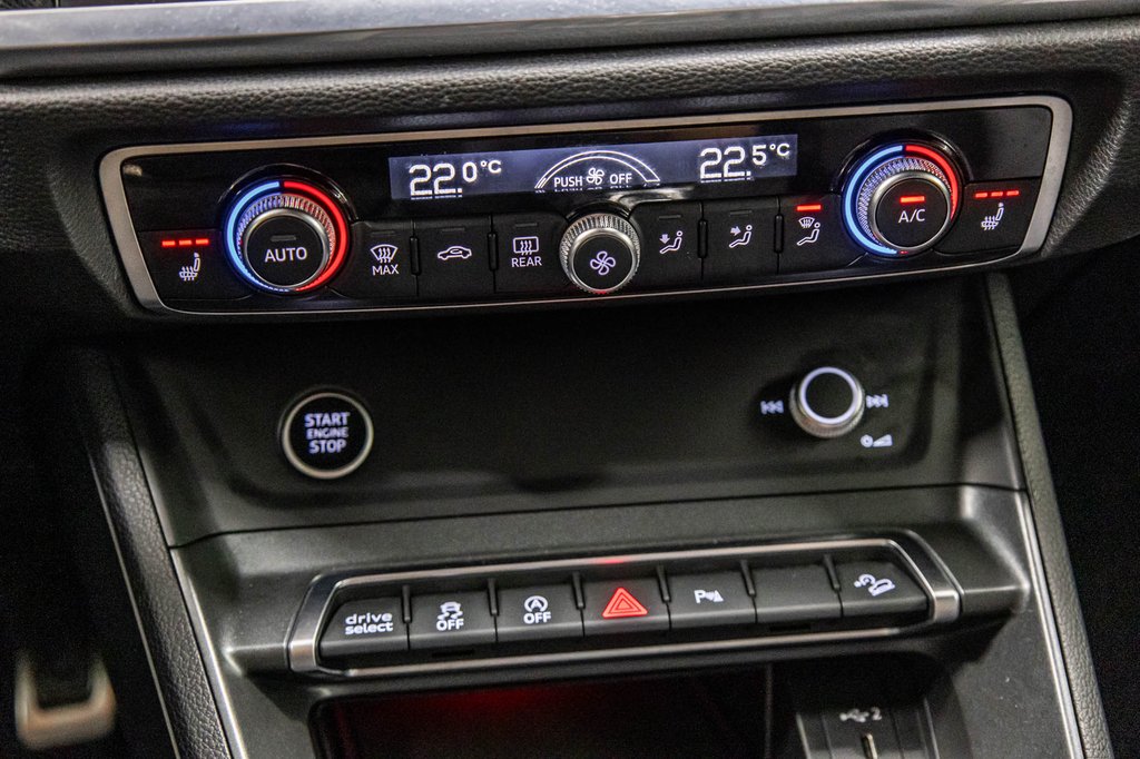 2022 Audi Q3 PROGRESSIV S-LINE BLACK OPTIC in Laval, Quebec - 24 - w1024h768px