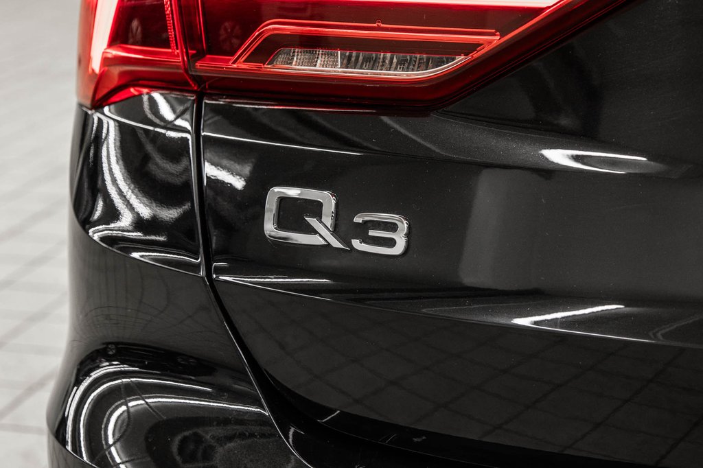 2022 Audi Q3 PROGRESSIV S-LINE BLACK OPTIC in Laval, Quebec - 9 - w1024h768px