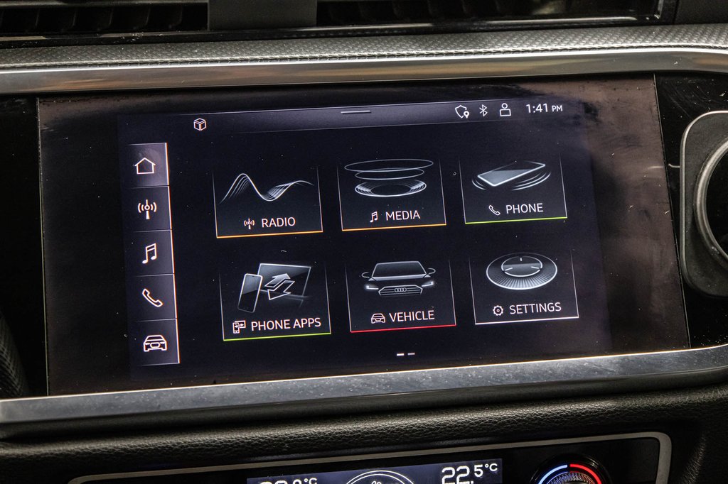 2022 Audi Q3 PROGRESSIV S-LINE BLACK OPTIC in Laval, Quebec - 23 - w1024h768px