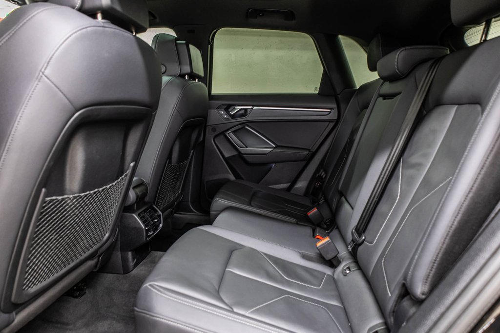 2022 Audi Q3 PROGRESSIV S-LINE BLACK OPTIC in Laval, Quebec - 29 - w1024h768px