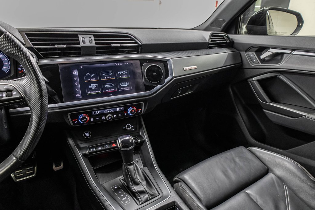 2022 Audi Q3 PROGRESSIV S-LINE BLACK OPTIC in Laval, Quebec - 22 - w1024h768px