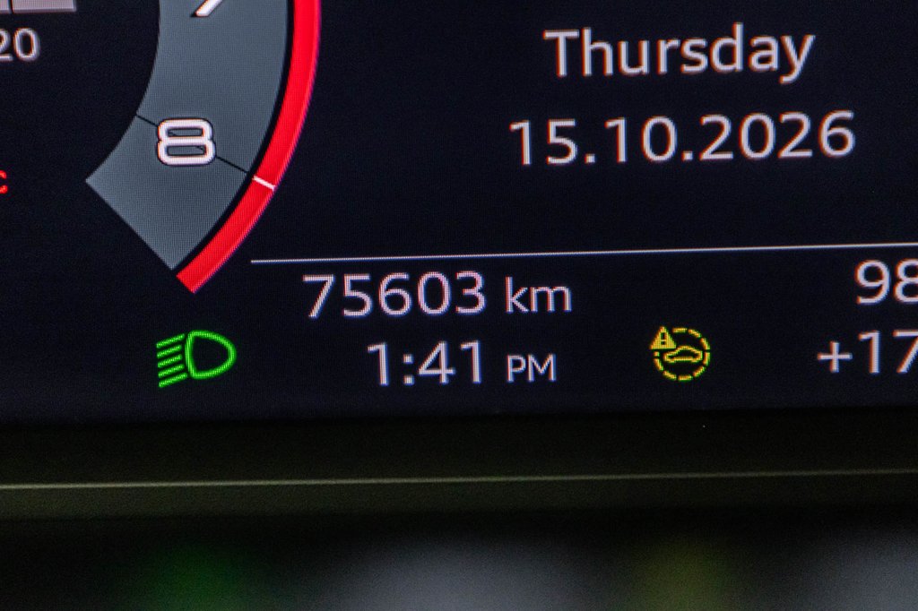 2022 Audi Q3 PROGRESSIV S-LINE BLACK OPTIC in Laval, Quebec - 19 - w1024h768px