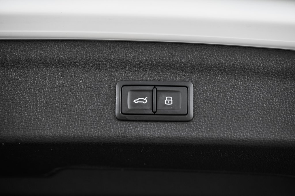 2023 Audi Q3 KOMFORT 45 TFSI QUATTRO in Laval, Quebec - 9 - w1024h768px