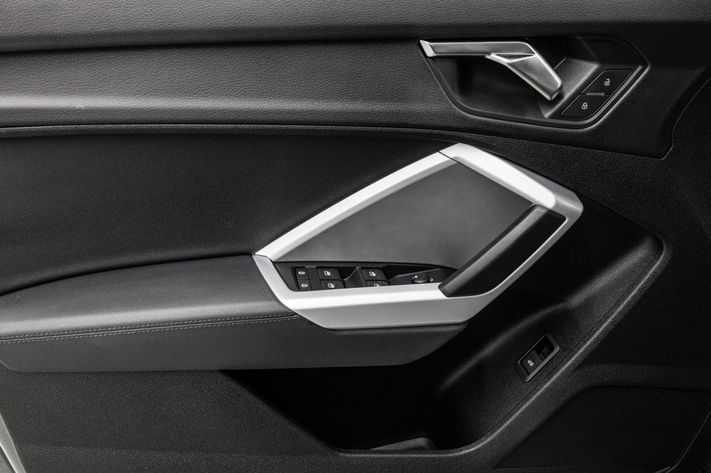 2023 Audi Q3 KOMFORT QUATTRO 45 TFSI in Laval, Quebec - 14 - w1024h768px