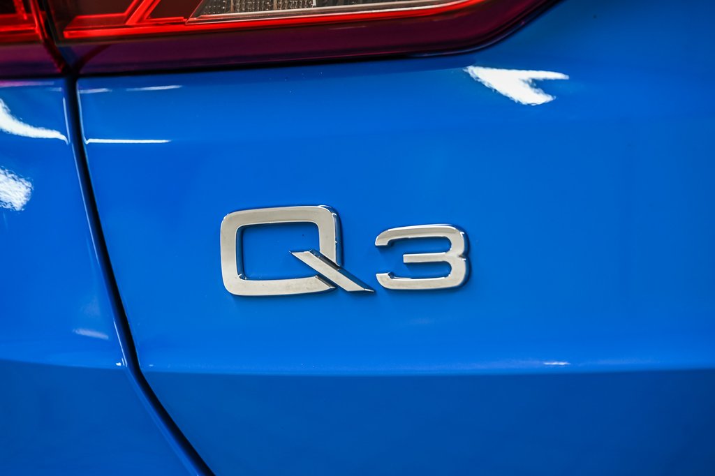 2023 Audi Q3 TECHNIK S-LINE QUATTRO 19 PCS in Laval, Quebec - 7 - w1024h768px