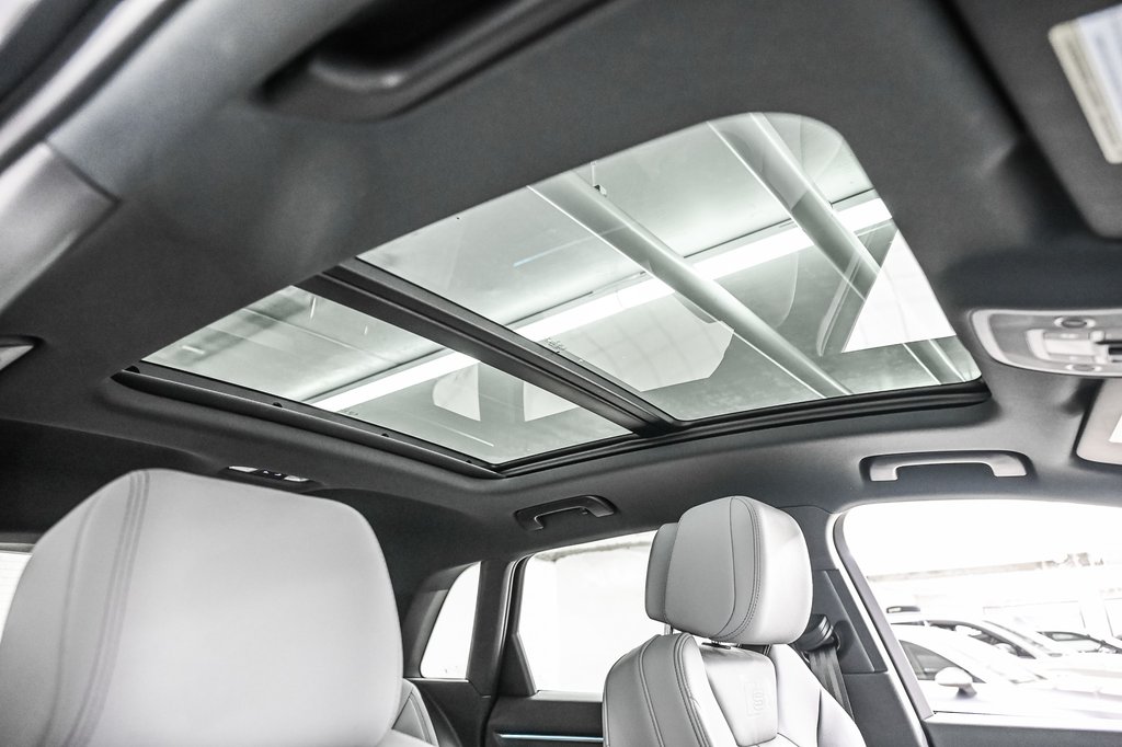 2023 Audi Q3 TECHNIK S-LINE QUATTRO 19 PCS in Laval, Quebec - 30 - w1024h768px