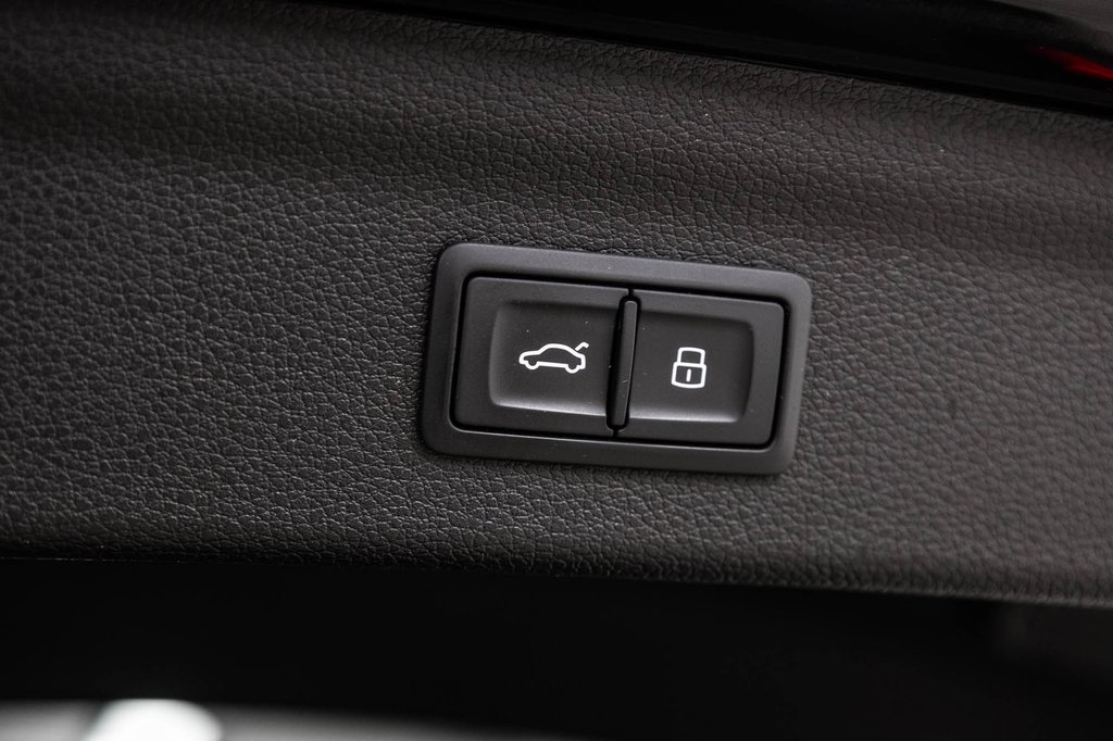 2023 Audi Q3 TECHNIK 19 PCS in Laval, Quebec - 12 - w1024h768px
