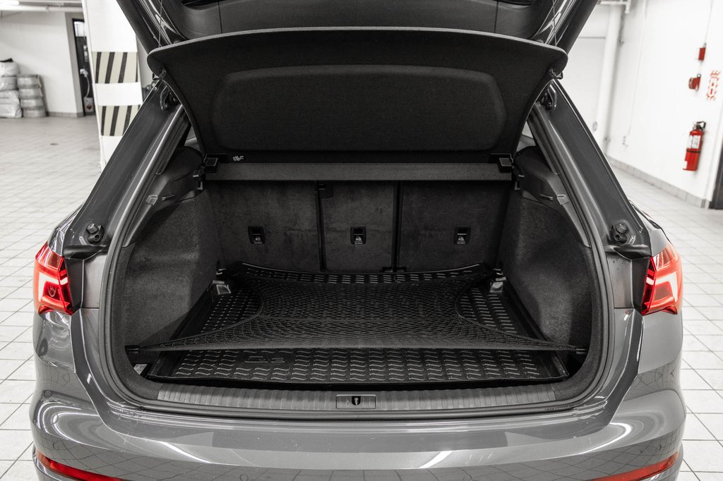 2023 Audi Q3 Komfort 45 Canada Edition PANO CUIR CAMÉRA BAS KM in Laval, Quebec - 11 - w1024h768px