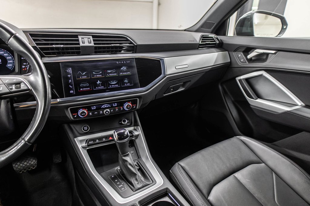2023 Audi Q3 Komfort 45 Canada Edition PANO CUIR CAMÉRA BAS KM in Laval, Quebec - 22 - w1024h768px