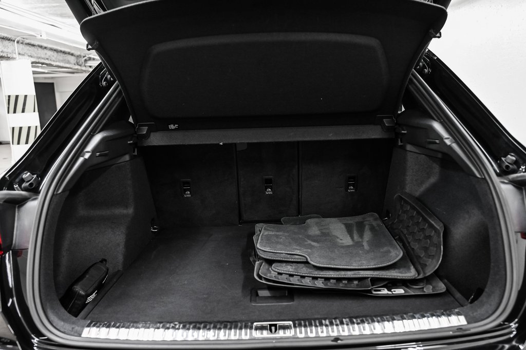 2023 Audi Q3 PROGRESSIV S-LINE BLACK PKG in Laval, Quebec - 9 - w1024h768px