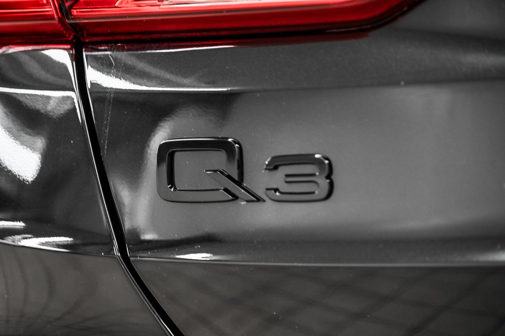2023 Audi Q3 PROGRESSIV S-LINE BLACK PKG in Laval, Quebec - 8 - w1024h768px