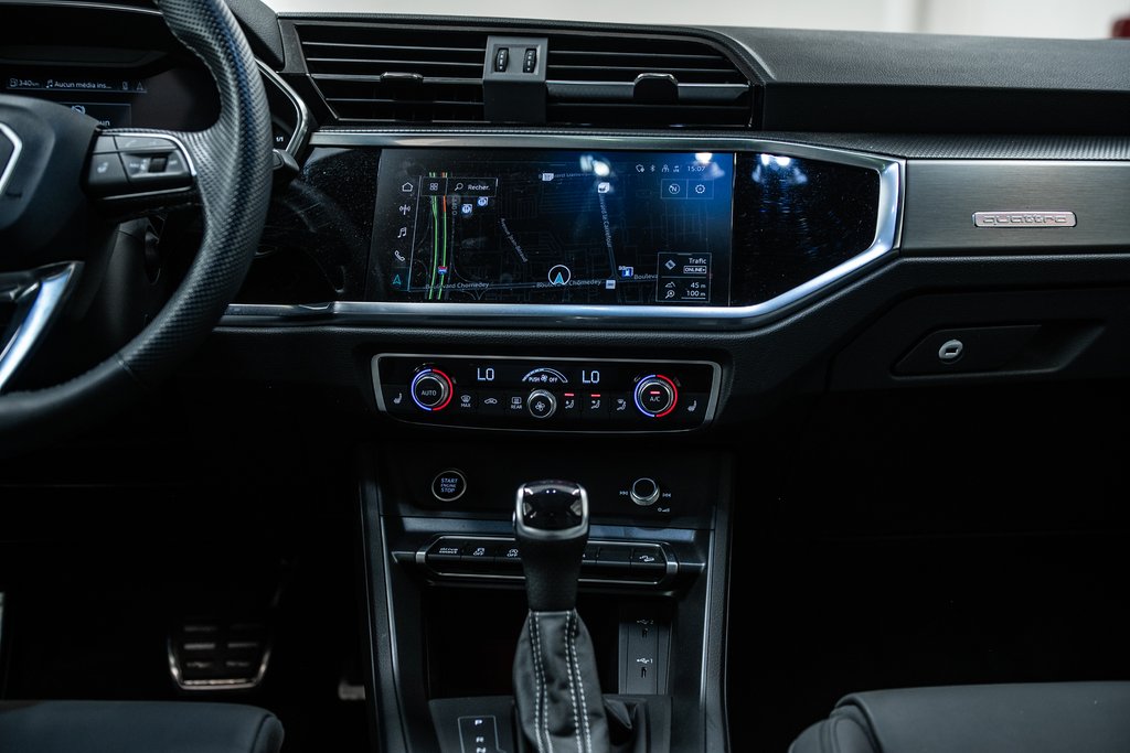 2023 Audi Q3 TECHNIK S-LINE BLACK OPTIC in Laval, Quebec - 33 - w1024h768px