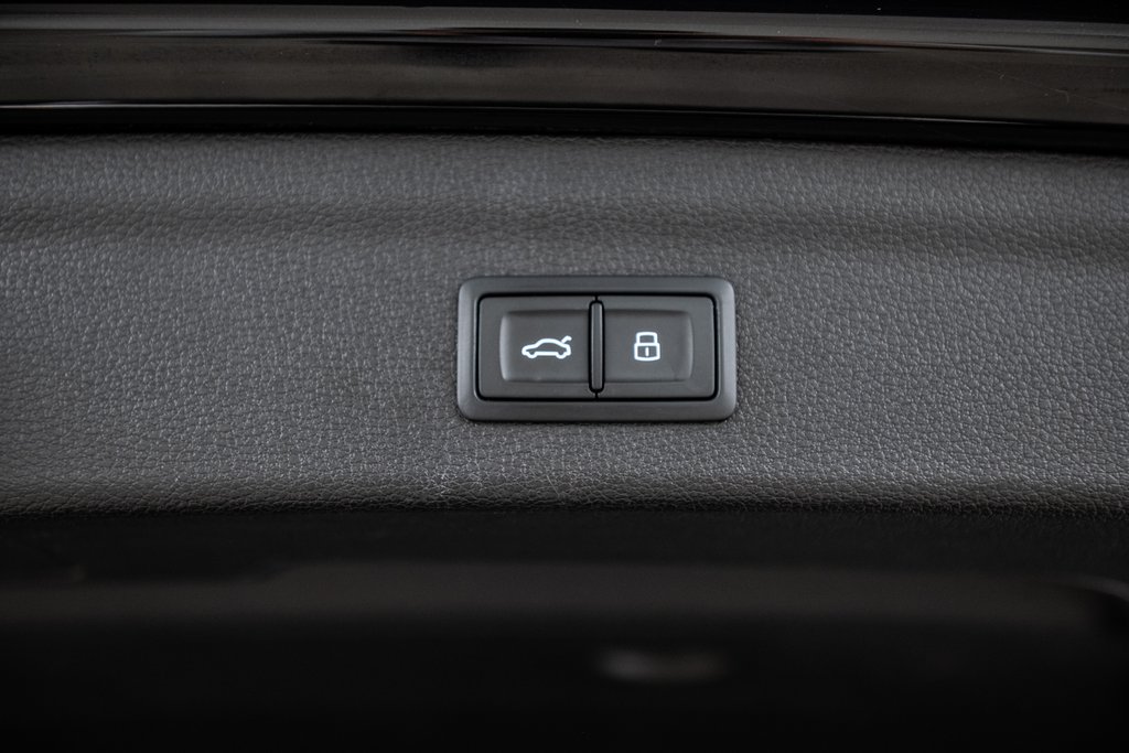 2023 Audi Q3 TECHNIK S-LINE BLACK OPTIC in Laval, Quebec - 13 - w1024h768px