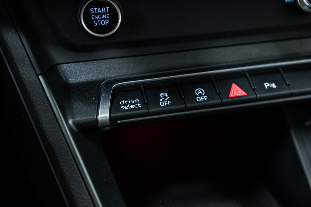 2023 Audi Q3 TECHNIK S-LINE BLACK OPTIC in Laval, Quebec - 28 - w1024h768px