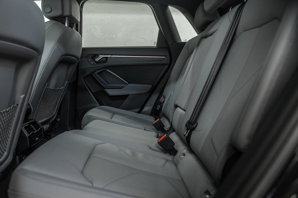 2024 Audi Q3 TECHNIK S-LINE BLACK OPTICS, 20PCS in Laval, Quebec - 29 - w1024h768px