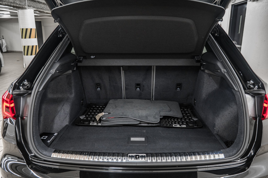 2024 Audi Q3 TECHNIK S-LINE BLACK OPTICS, 20PCS in Laval, Quebec - 12 - w1024h768px