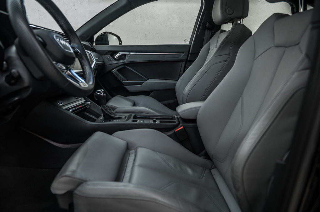 2024 Audi Q3 TECHNIK S-LINE BLACK OPTICS, 20PCS in Laval, Quebec - 15 - w1024h768px