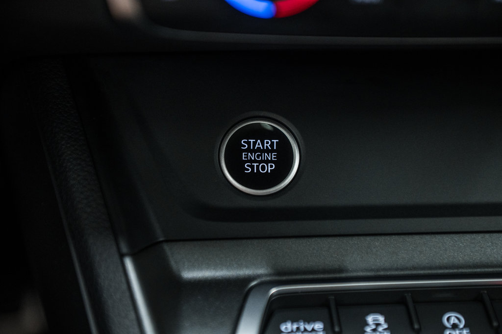 2024 Audi Q3 TECHNIK S-LINE BLACK OPTICS, 20PCS in Laval, Quebec - 27 - w1024h768px