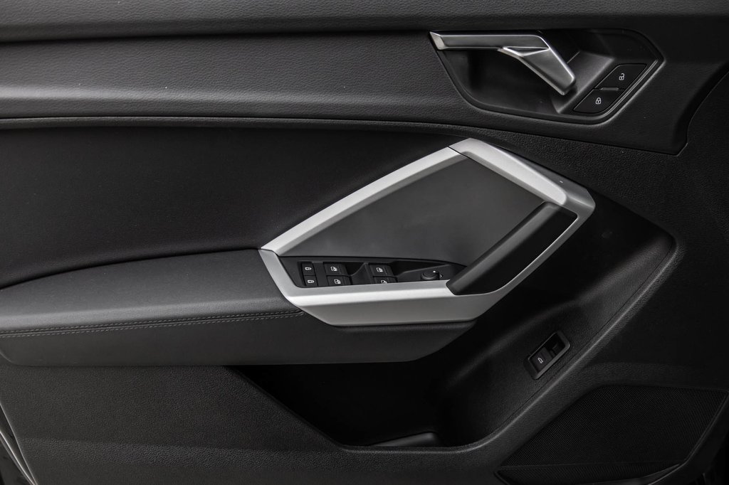 2024 Audi Q3 KOMFORT QUATTRO 45 TFSI in Laval, Quebec - 13 - w1024h768px