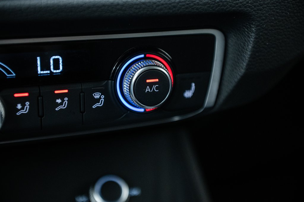 2024 Audi Q3 KOMFORT 45 TFSI QUATTRO in Laval, Quebec - 24 - w1024h768px