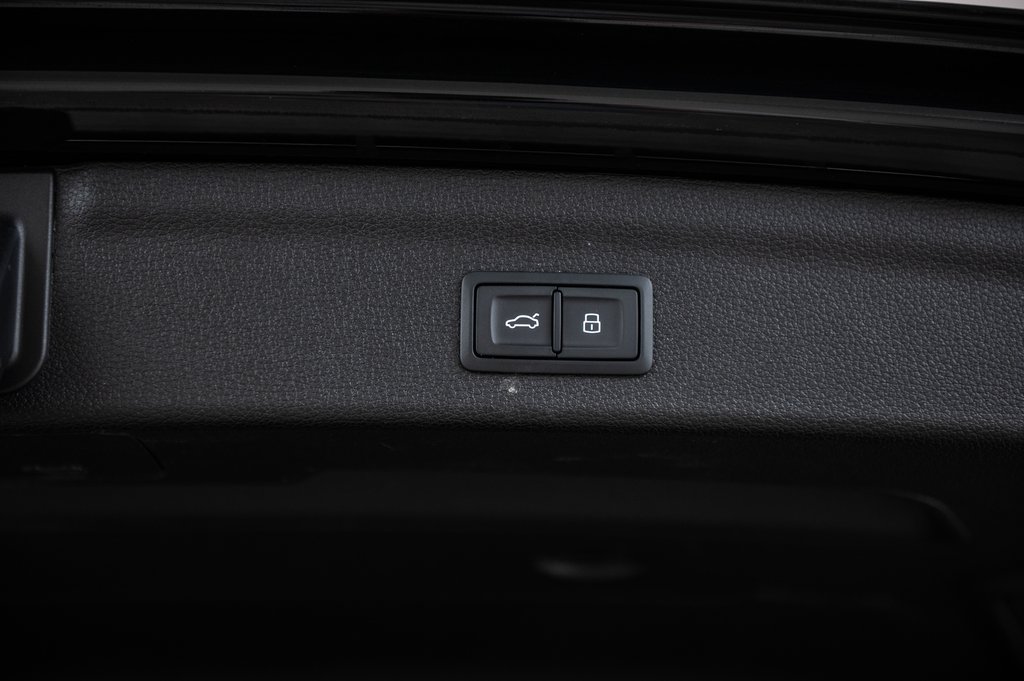 2024 Audi Q3 KOMFORT 45 TFSI QUATTRO in Laval, Quebec - 13 - w1024h768px