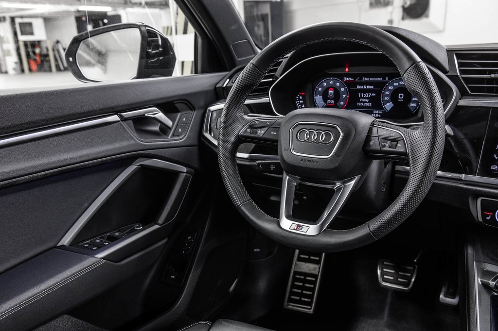 2025 Audi Q3 PROGRESSIV S-LINE BLACK OPTICS in Laval, Quebec - 32 - w1024h768px