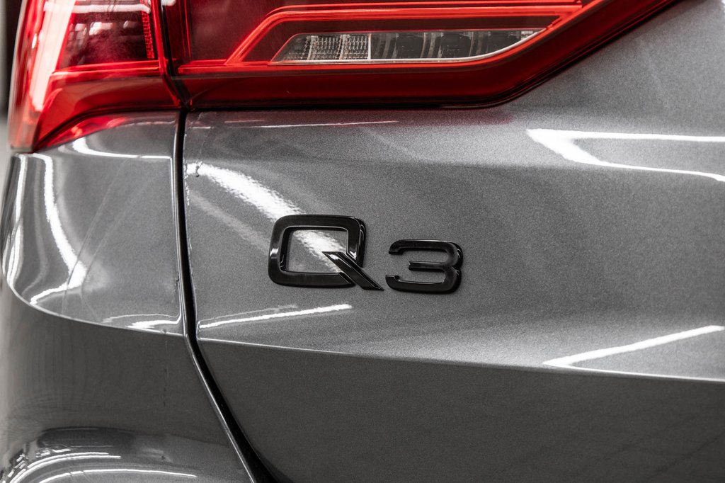 2025 Audi Q3 PROGRESSIV S-LINE BLACK OPTICS in Laval, Quebec - 9 - w1024h768px