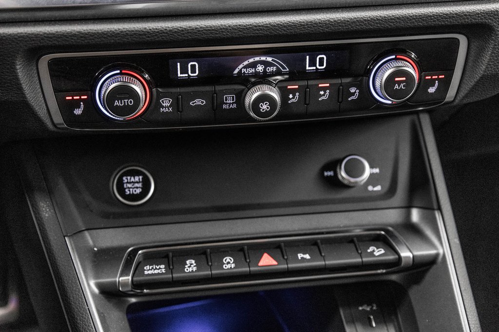 2025 Audi Q3 PROGRESSIV S-LINE BLACK OPTICS in Laval, Quebec - 24 - w1024h768px