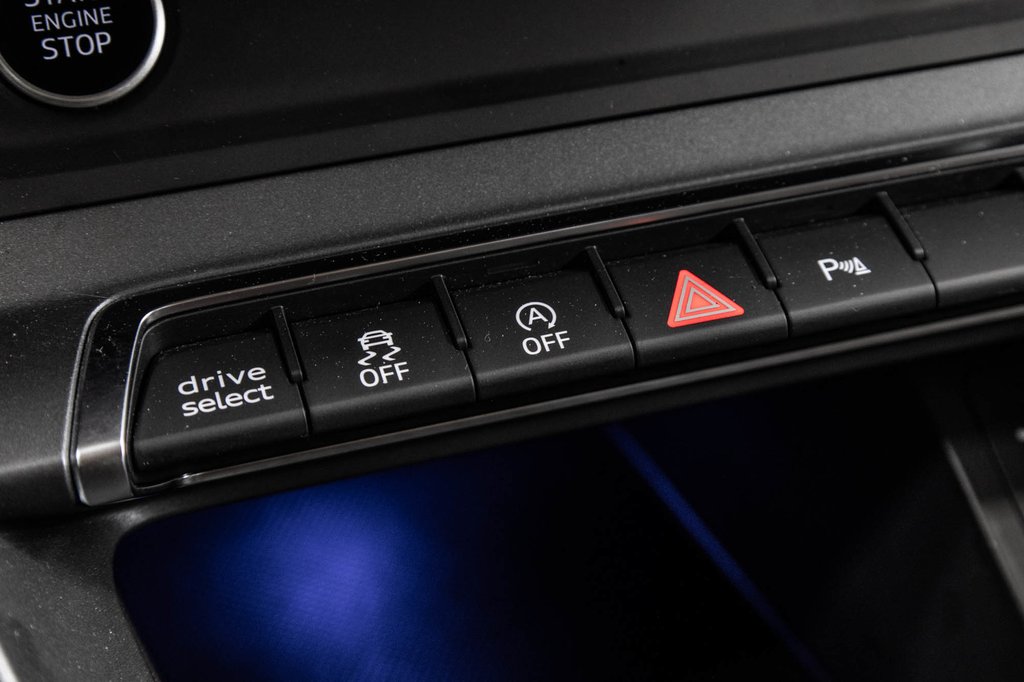 2025 Audi Q3 PROGRESSIV S-LINE BLACK OPTICS in Laval, Quebec - 27 - w1024h768px