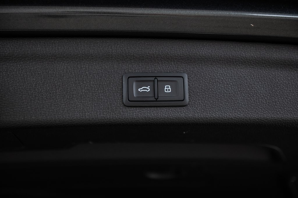 2025 Audi Q3 KOMFORT VORSPRUNG EDITION in Laval, Quebec - 13 - w1024h768px