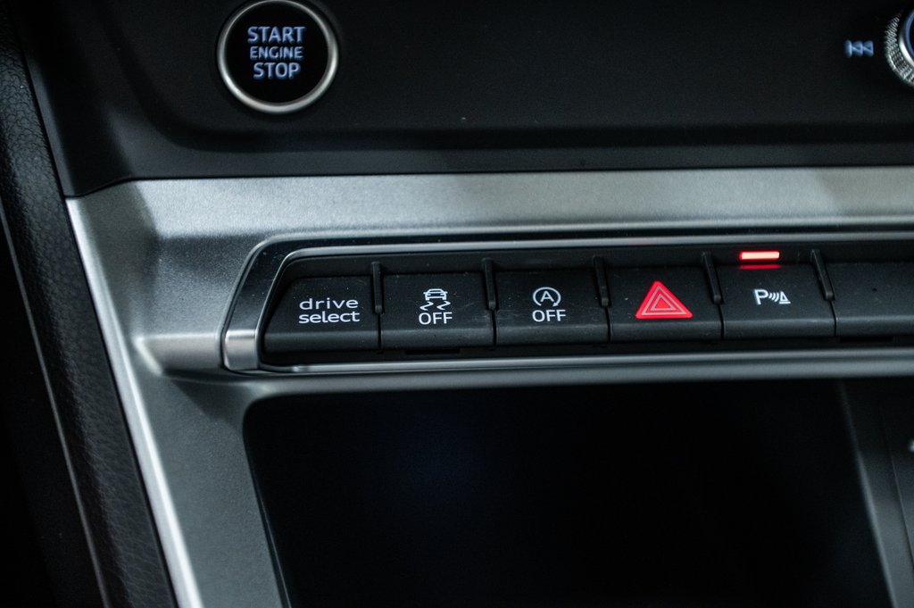 2025 Audi Q3 KOMFORT VORSPRUNG EDITION in Laval, Quebec - 26 - w1024h768px