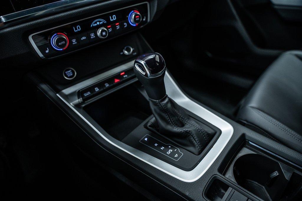 2025 Audi Q3 KOMFORT VORSPRUNG EDITION in Laval, Quebec - 27 - w1024h768px