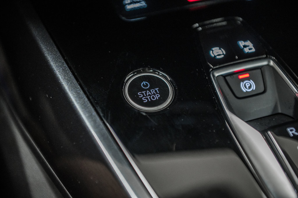 2024 Audi Q4 e-tron Sportback 50 E-TRON, TECHNOLOGY, HEADS-UP DISPLAY, 20PCS in Laval, Quebec - 27 - w1024h768px