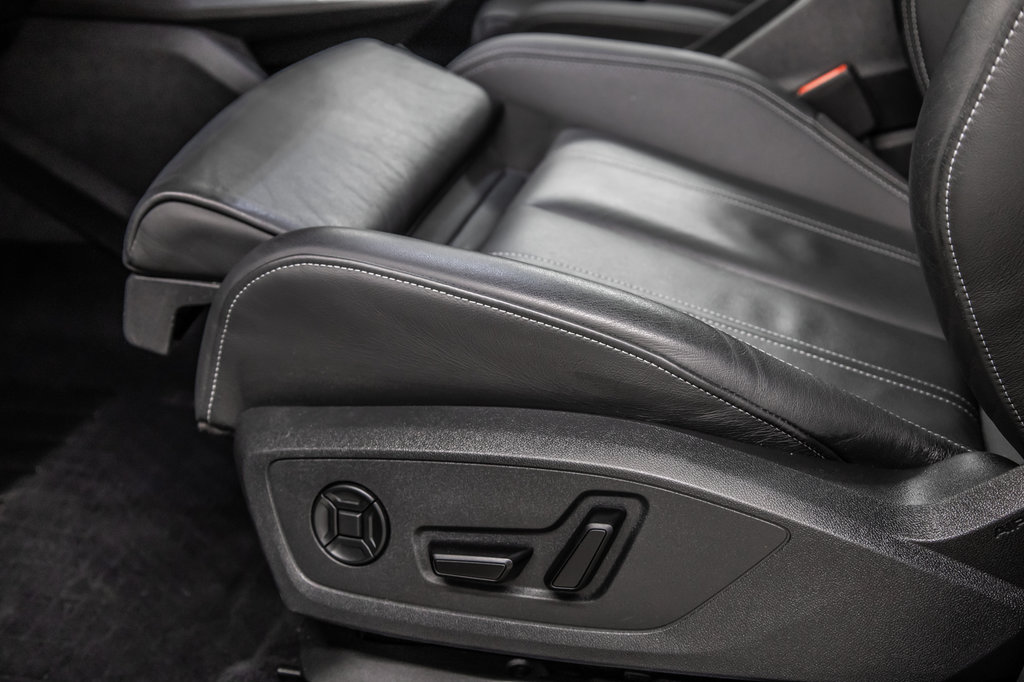 Audi Q4 e-tron Sportback BLACK OPTICS, TECH PACK, 20PCS 2024 à Laval, Québec - 14 - w1024h768px