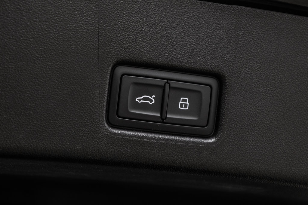 Audi Q4 e-tron Sportback BLACK OPTICS, TECH PACK, 20PCS 2024 à Laval, Québec - 12 - w1024h768px