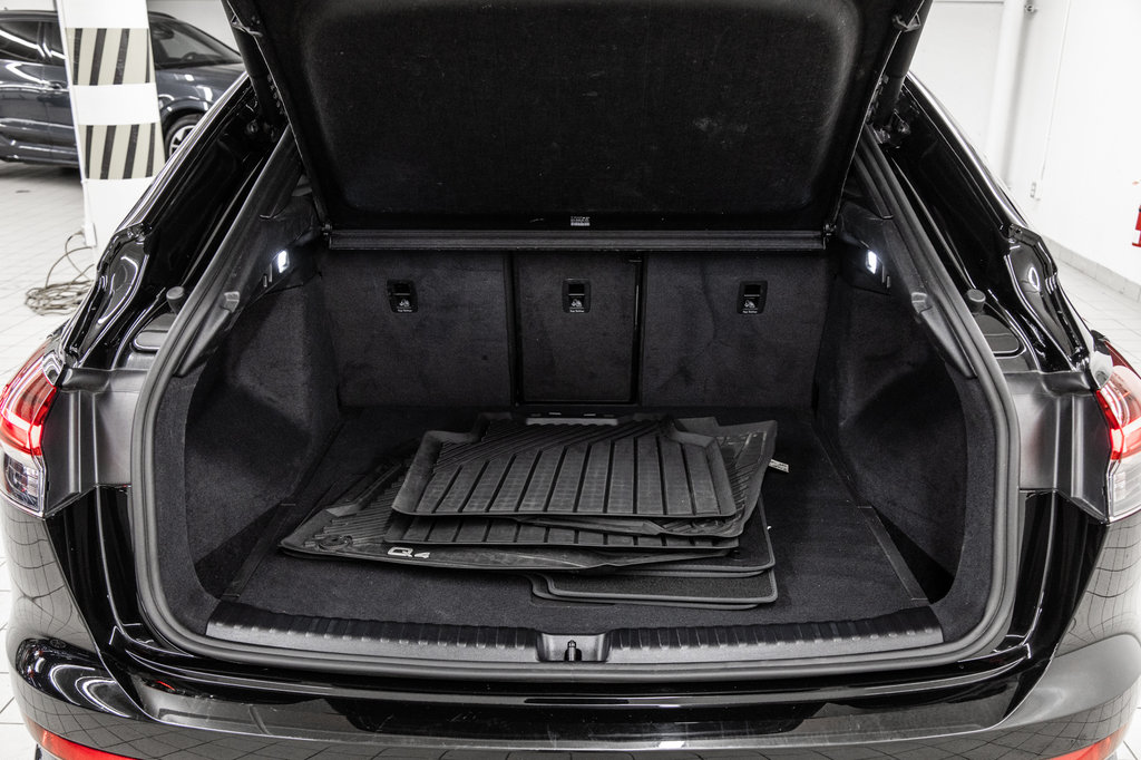 Audi Q4 e-tron Sportback BLACK OPTICS, TECH PACK, 20PCS 2024 à Laval, Québec - 11 - w1024h768px