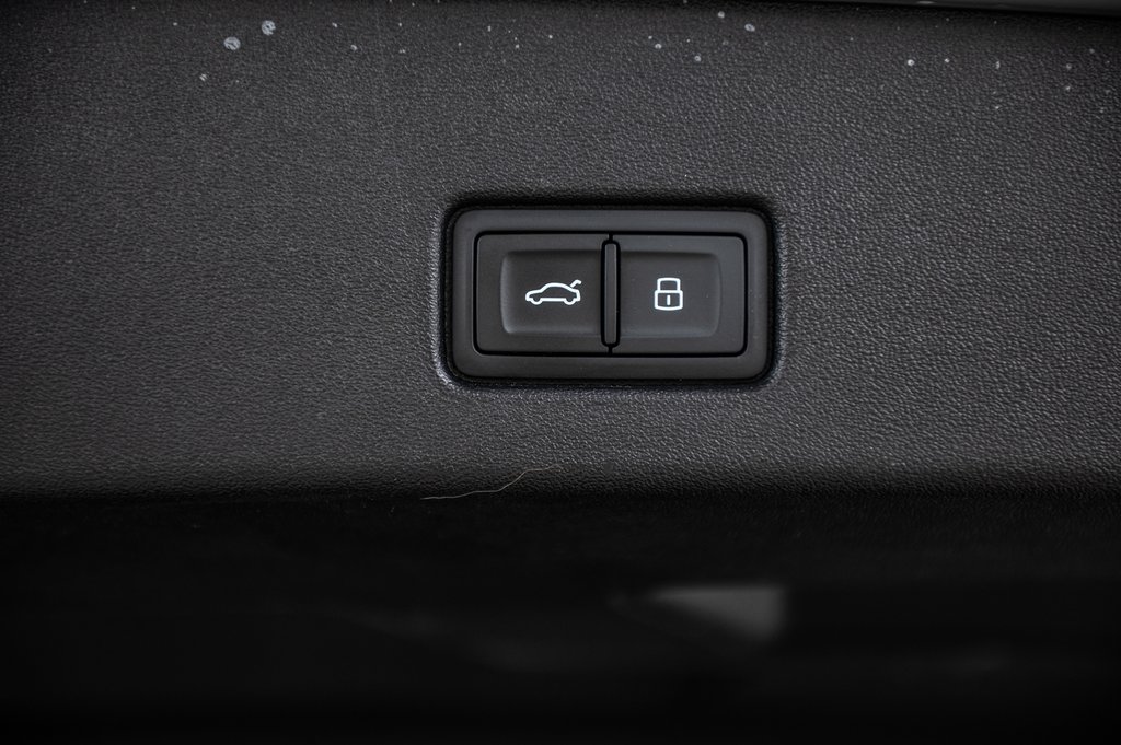 2022 Audi Q4 e-tron KOMFORT QUATTRO 50 in Laval, Quebec - 12 - w1024h768px