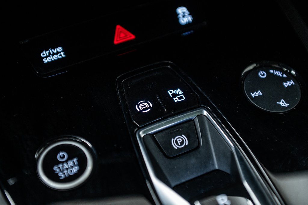 2022 Audi Q4 e-tron KOMFORT QUATTRO 50 in Laval, Quebec - 27 - w1024h768px