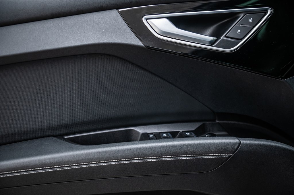 2022 Audi Q4 e-tron KOMFORT QUATTRO 50 in Laval, Quebec - 13 - w1024h768px