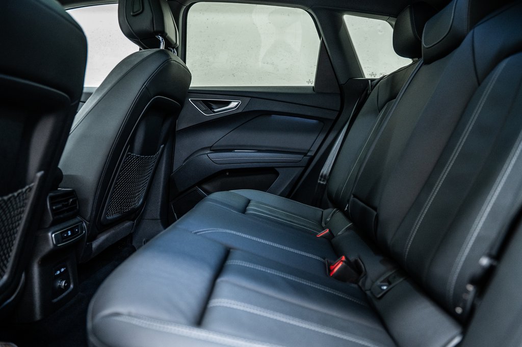 2022 Audi Q4 e-tron KOMFORT QUATTRO 50 in Laval, Quebec - 28 - w1024h768px