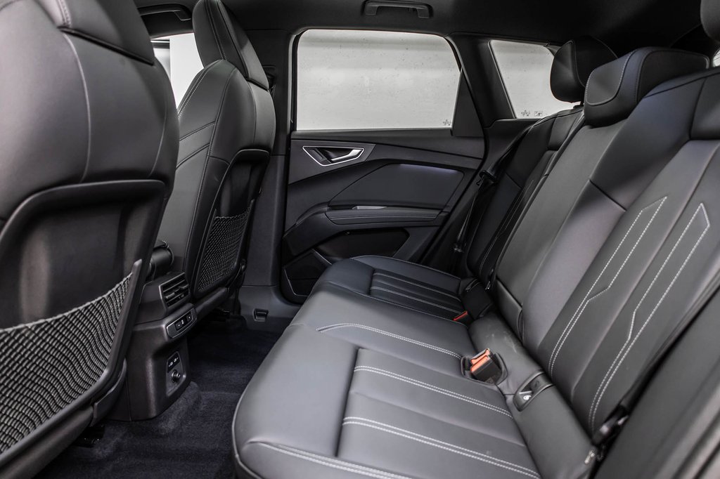 Audi Q4 e-tron PREMIUM PKG QUATTRO 2024 à Laval, Québec - 33 - w1024h768px