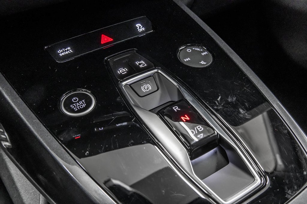 Audi Q4 e-tron PREMIUM PKG QUATTRO 2024 à Laval, Québec - 29 - w1024h768px