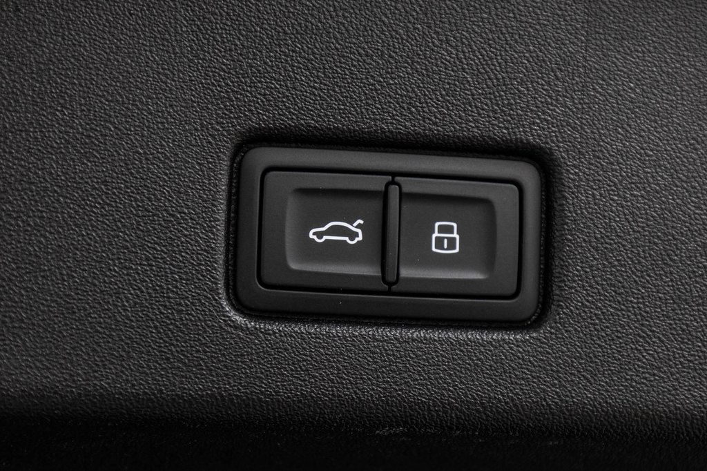 Audi Q4 e-tron PREMIUM PKG QUATTRO 2024 à Laval, Québec - 12 - w1024h768px