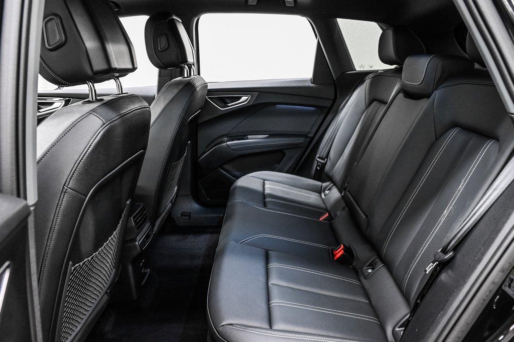 2024 Audi Q4 e-tron QUATTRO in Laval, Quebec - 18 - w1024h768px